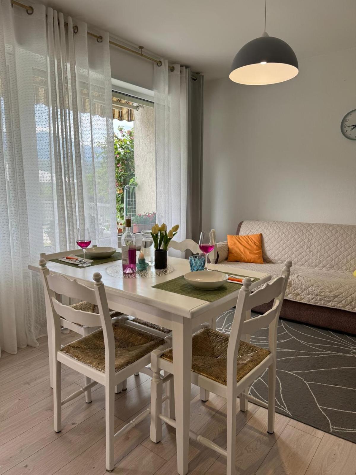 Green House Next - Lovely Apartment For Family And Free Parking 莱维科特尔梅 外观 照片
