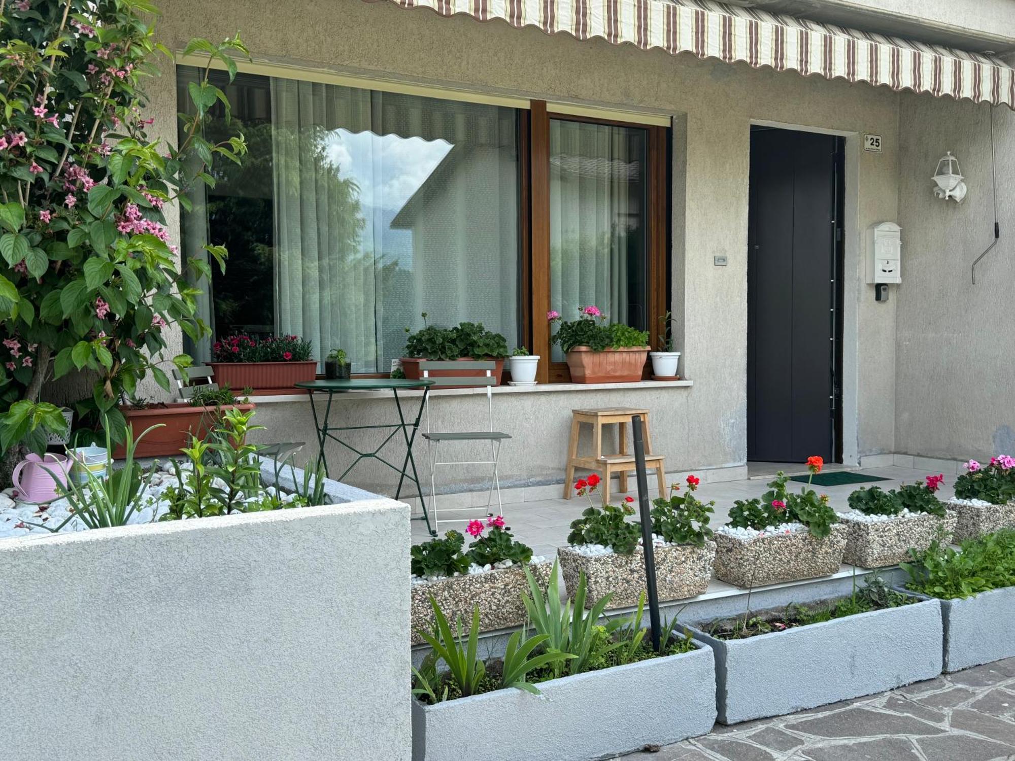 Green House Next - Lovely Apartment For Family And Free Parking 莱维科特尔梅 外观 照片