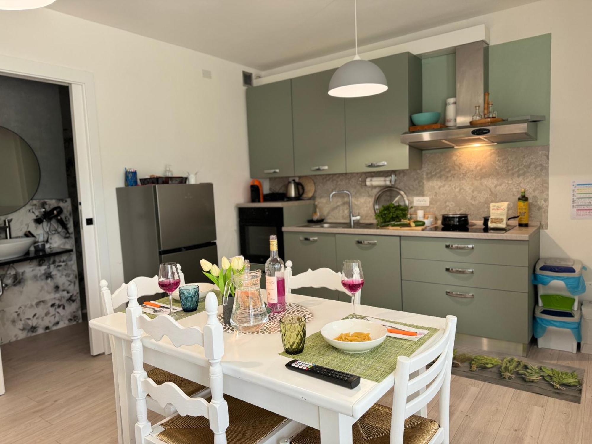 Green House Next - Lovely Apartment For Family And Free Parking 莱维科特尔梅 外观 照片